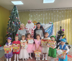 Новогодние утренники Новогодние утренники.